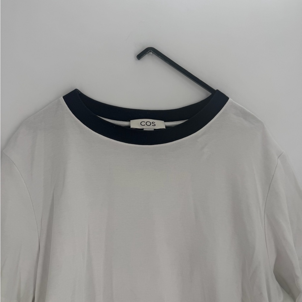 Cos Clean Cut Regular T-Shirt In White Black